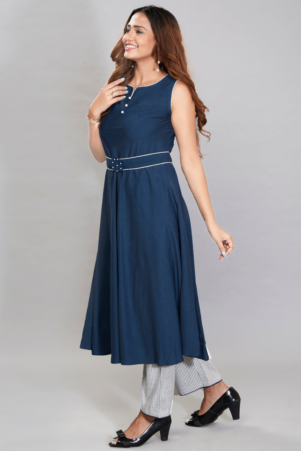 Sleeveless Kurti Set With Belt