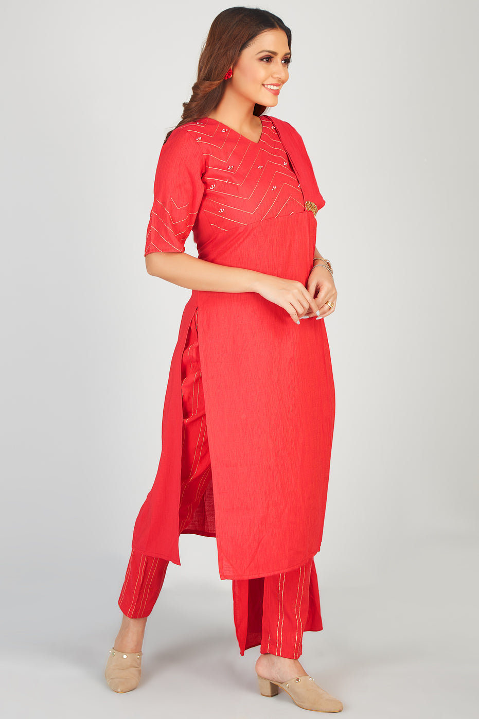 Pearl Emboridered Kurti Set With Attached Dupatta