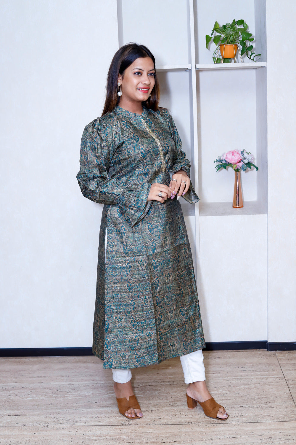 Printed Kurti With Cinnamon Flouse Sleeves