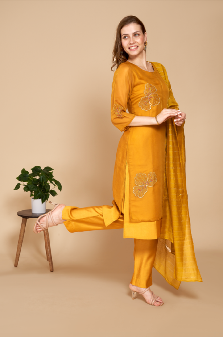 Kurti Set With Silk Embellished Dupatta