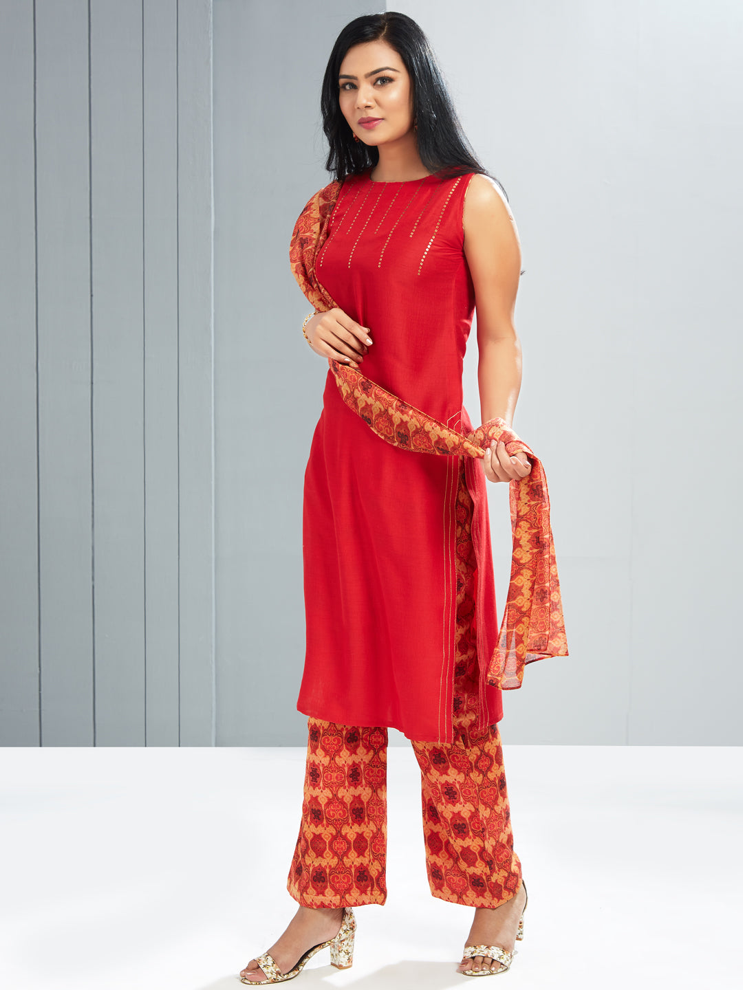 Kurti with Printed Parallel Pants And Dupatta