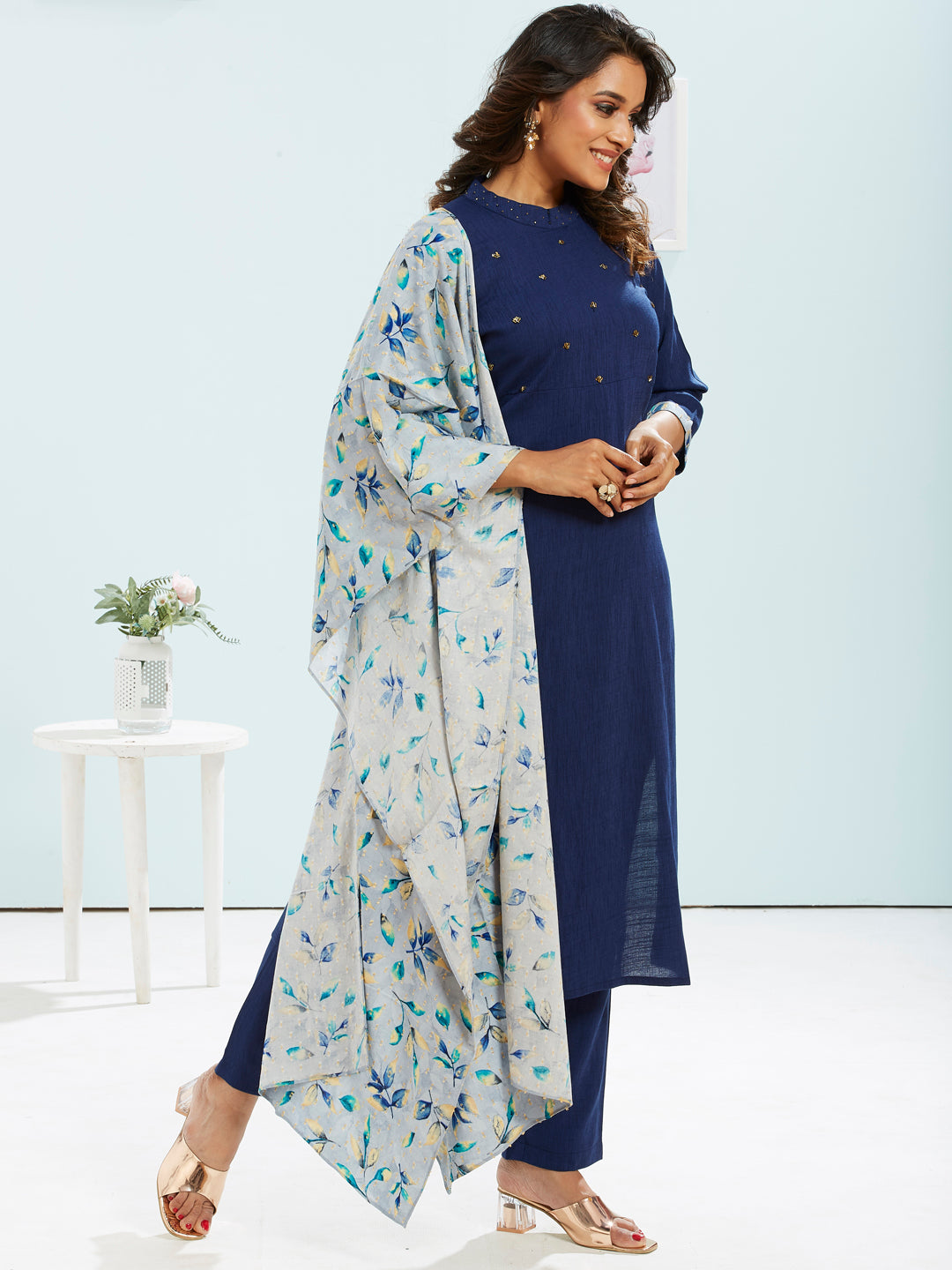 Kurti Set With Floral Printed Dupatta