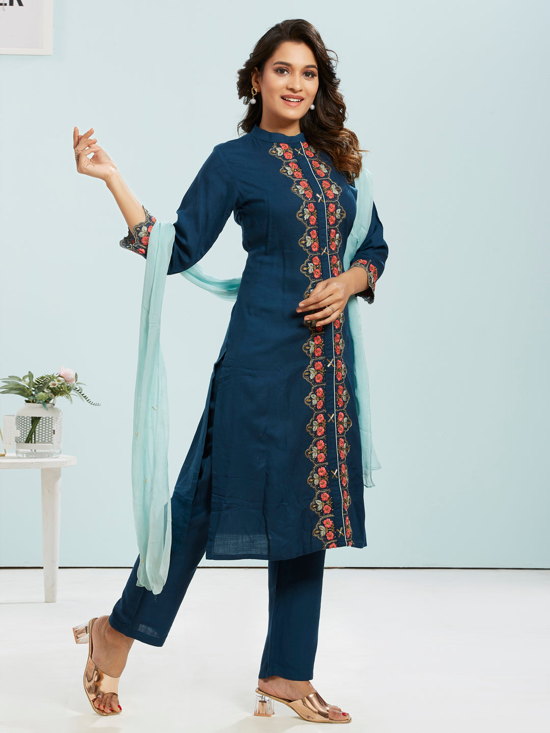 Collar Neck Kurti Set With Dupatta