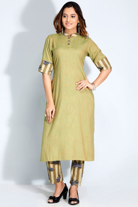 Unique Smart Looking Kurti Set With Pant